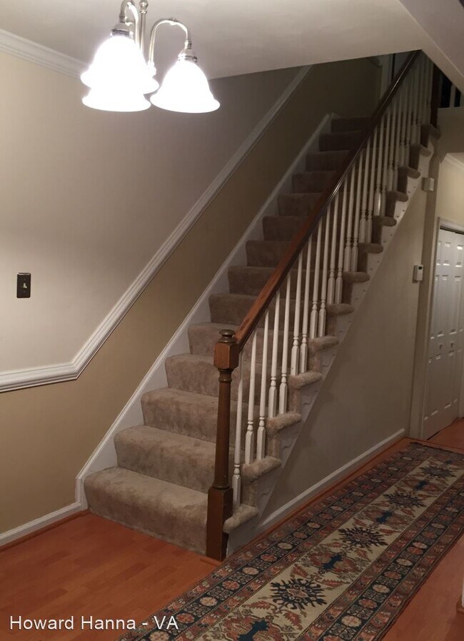 Building Photo - 3 br, 2.5 bath House - 1016 Colonial Meado...