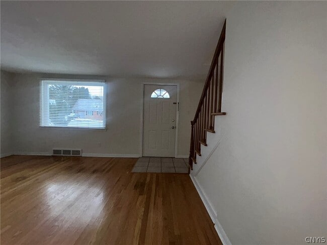 Building Photo - 3 Wills Dr