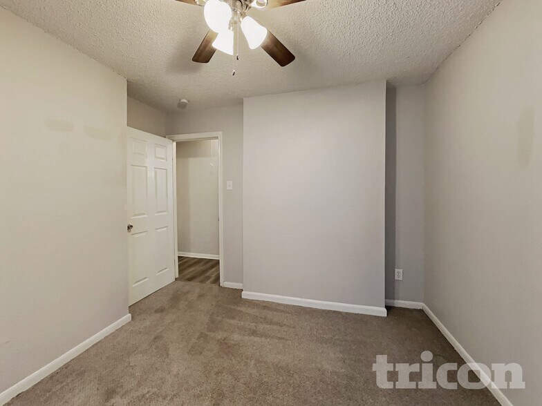 Building Photo - 212 Sunset Dr