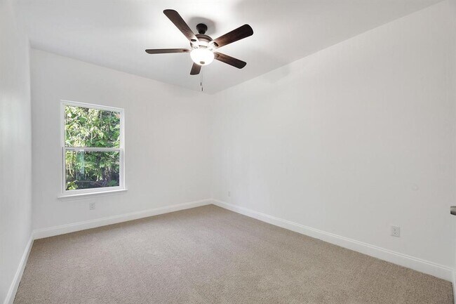 Building Photo - 3720 Washington St