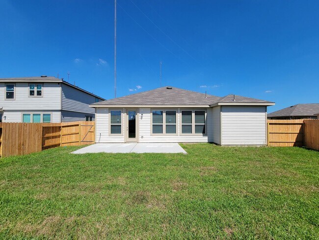 Building Photo - 2815 LYRA Ct