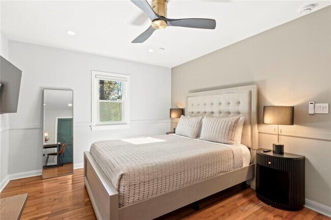 Building Photo - 1333 Victor Rd NE