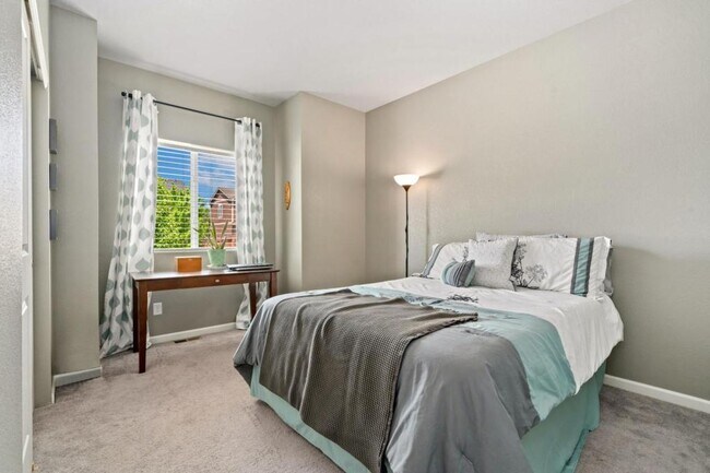 Building Photo - 3046 Crux Dr