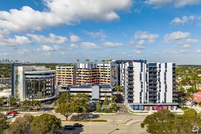 Building Photo - Oaklyn