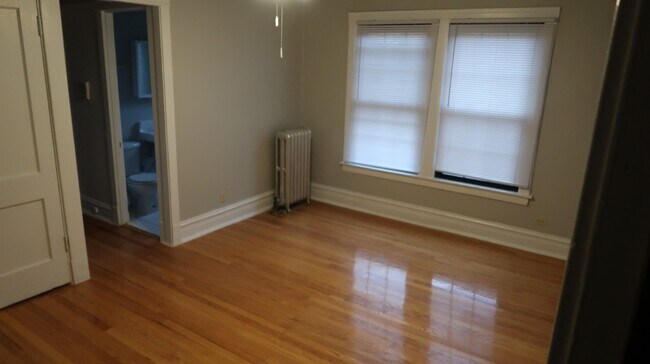 Building Photo - 2617 W Gunnison St