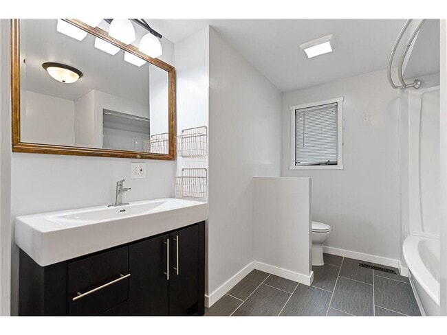 Building Photo - 4556 Island View Dr