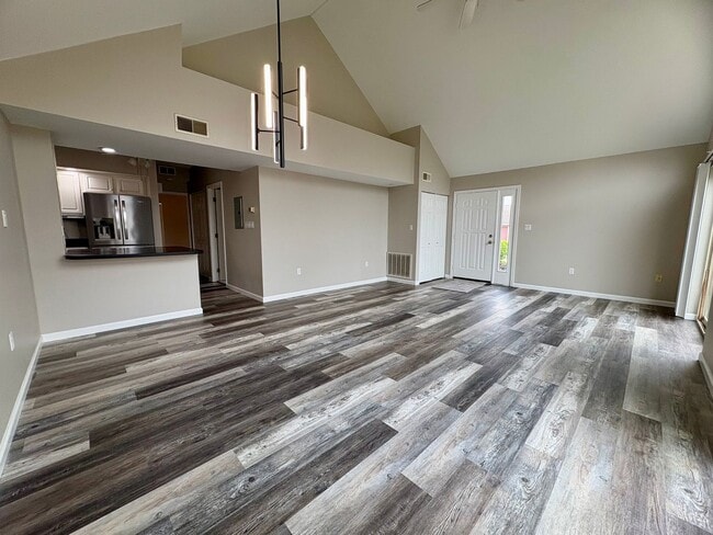 Building Photo - 2 Bedroom 2 Bathroom in Woodland View Harr...