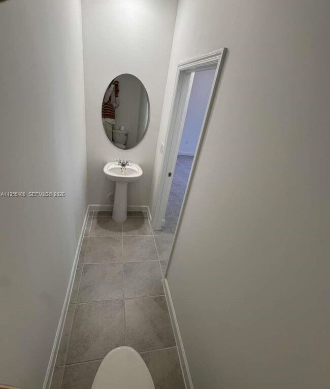 Building Photo - 2721 SE 26th Rd