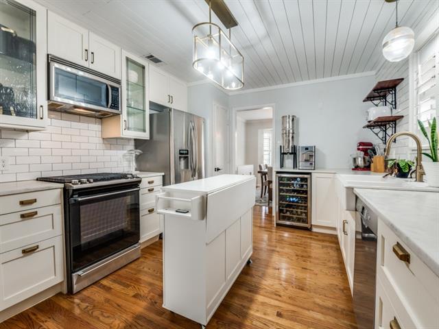 Building Photo - 9510 Larchwood Dr