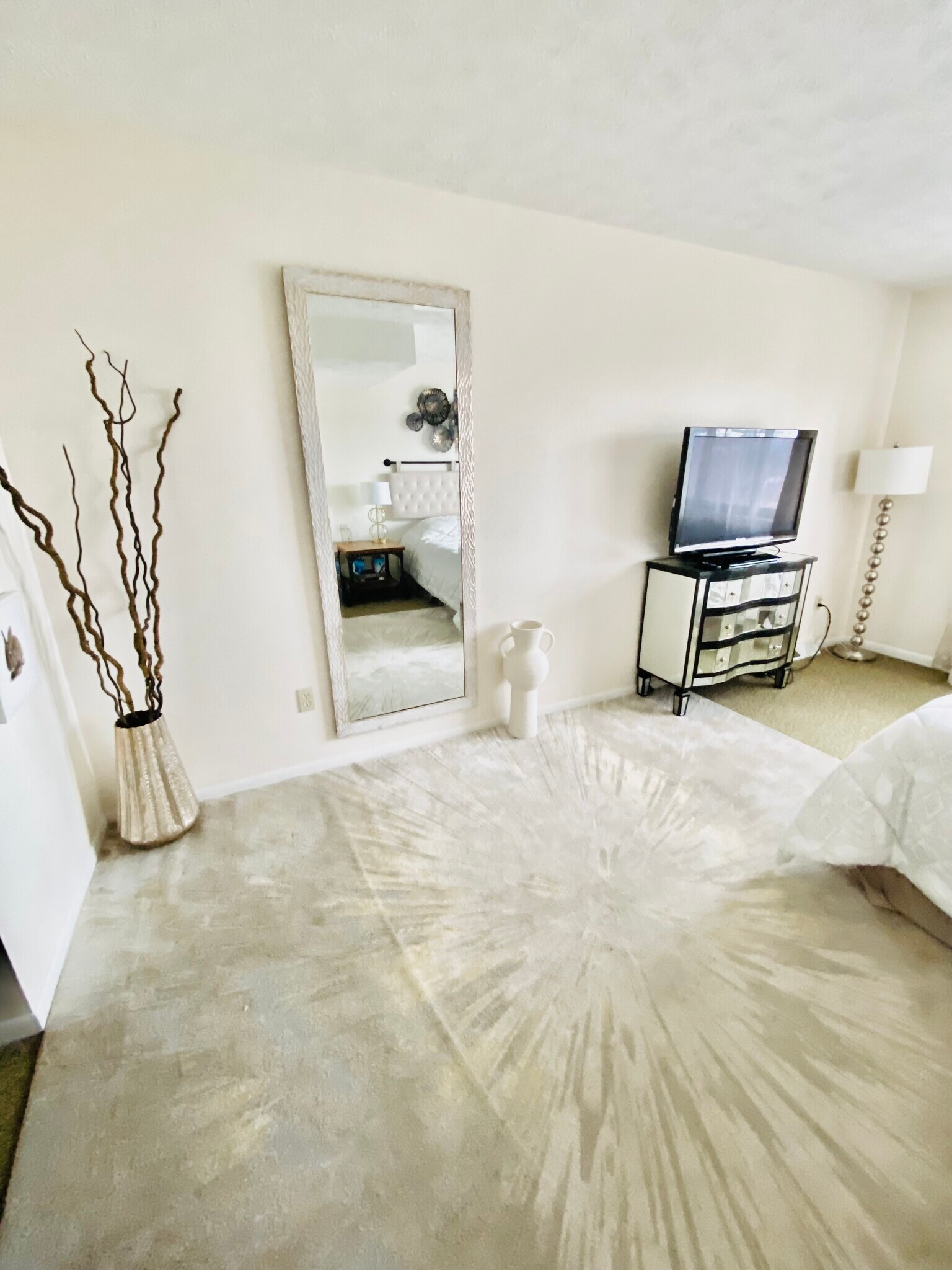 Building Photo - 2415 Maryland Ave