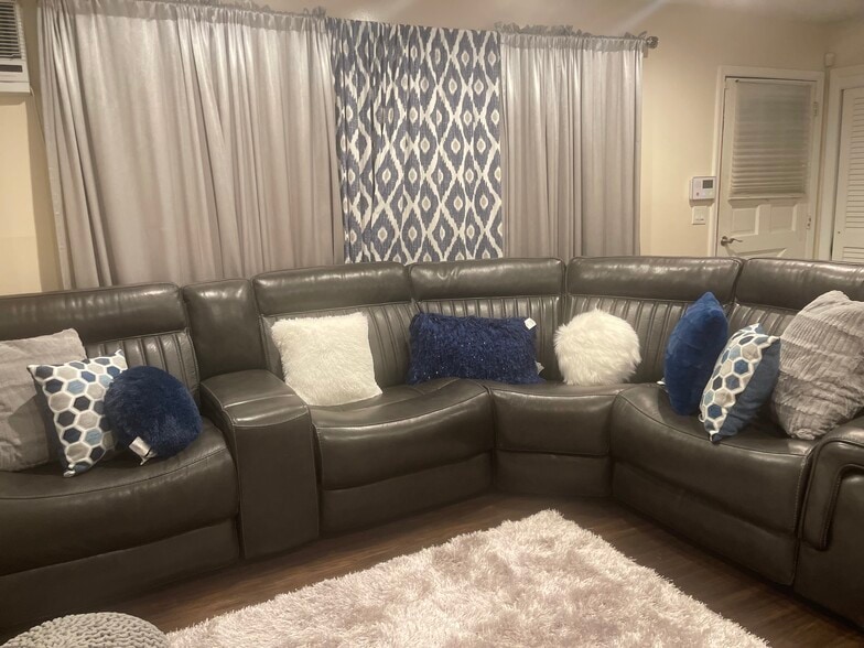 LivingRoom - 7 Edwards Rd