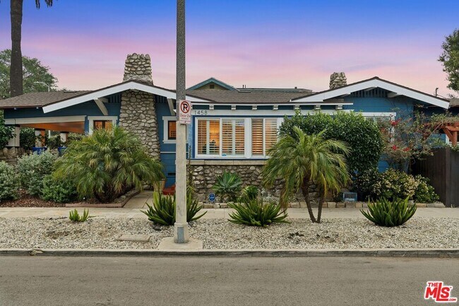 Building Photo - 1458 W 48th St