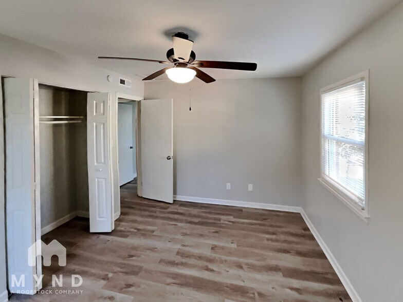 Building Photo - 3700 Braden Dr