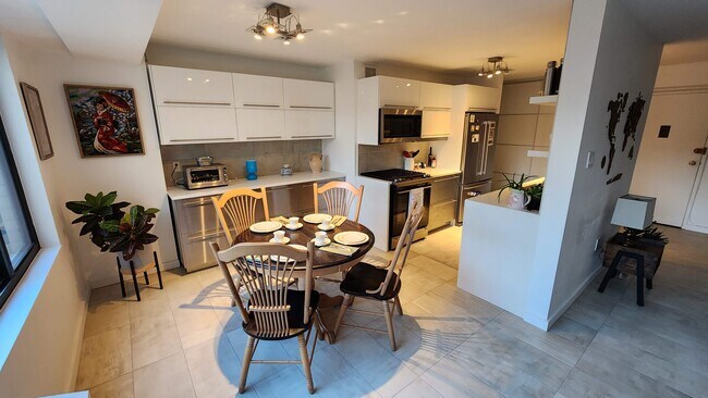 Building Photo - 5410 Connecticut Ave NW