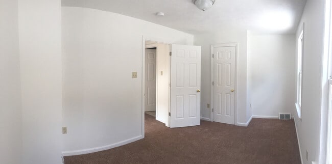 Building Photo - 2 Bedroom Shaler Single Family House