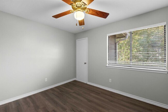 Building Photo - 2304 Klattenhoff Dr