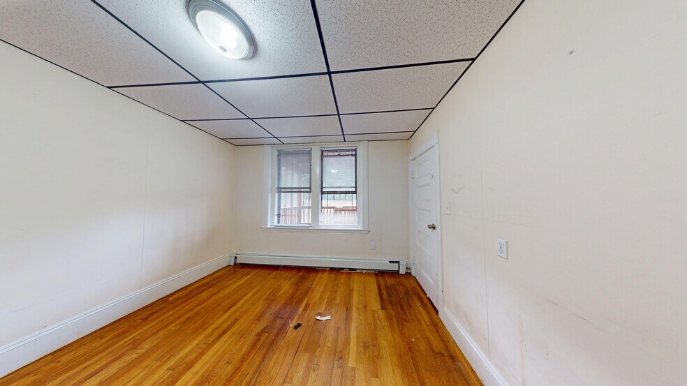 Building Photo - 884 Huntington Ave