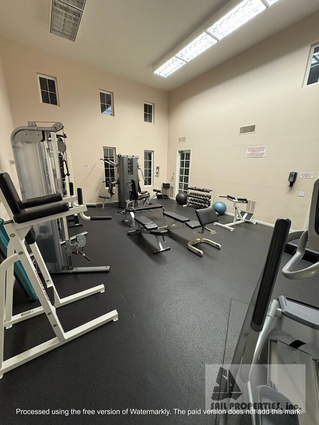 Building Photo - Gorgeous End unit in Rancho Santa Margarita!