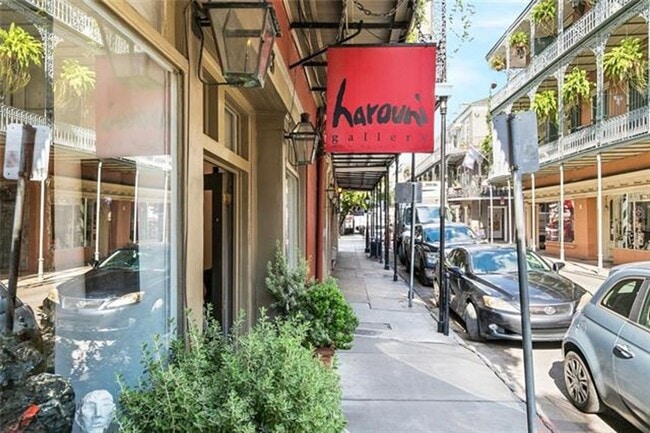 Building Photo - 931 Royal St