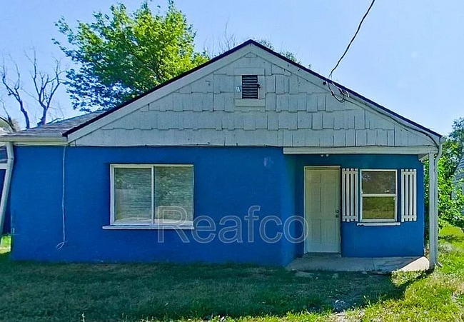 Building Photo - 671-673-673 S Wheatland Ave