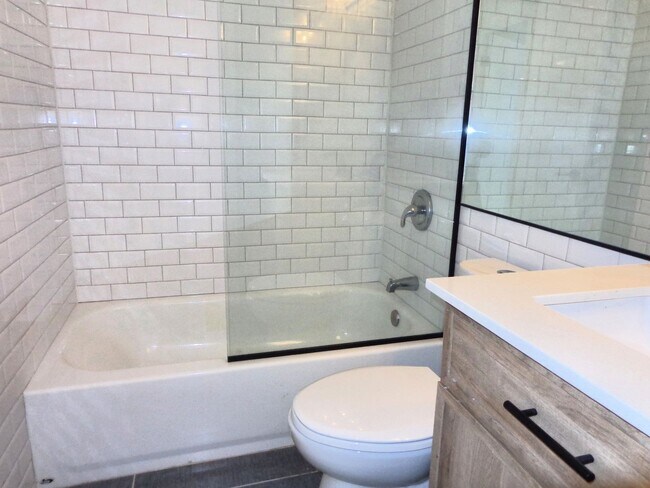 Building Photo - Ocean View