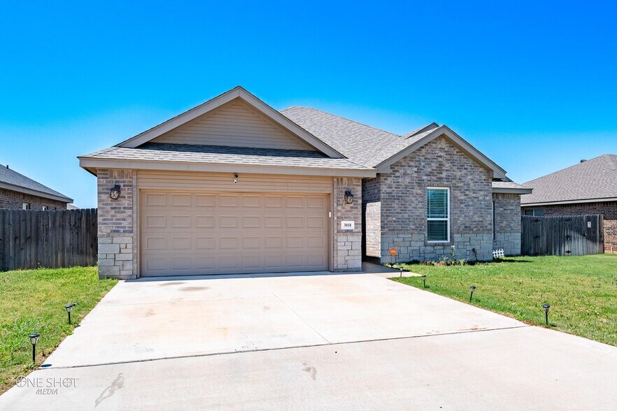 Building Photo - 3018 Oakley