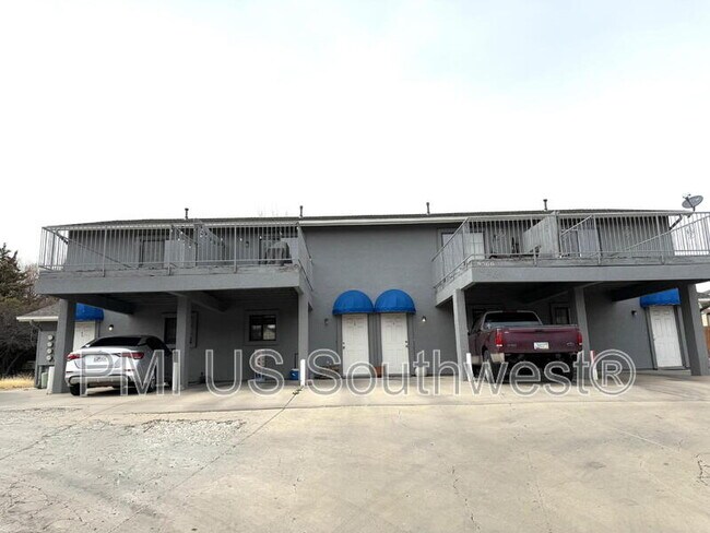 Building Photo - 9560 E Lakeshore Dr