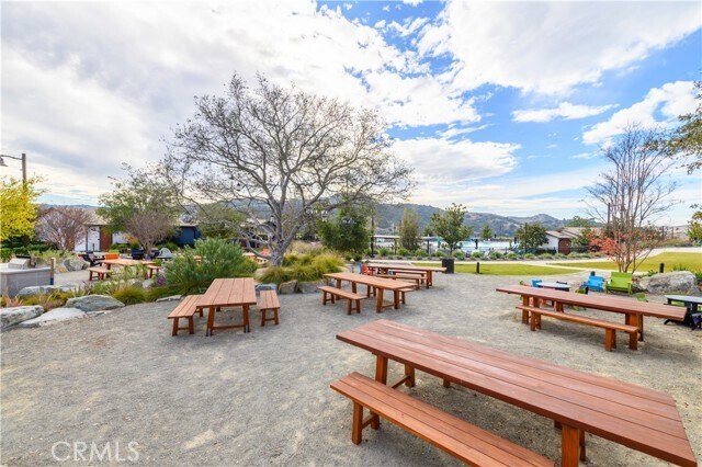 Building Photo - 2261 Horseback Rd