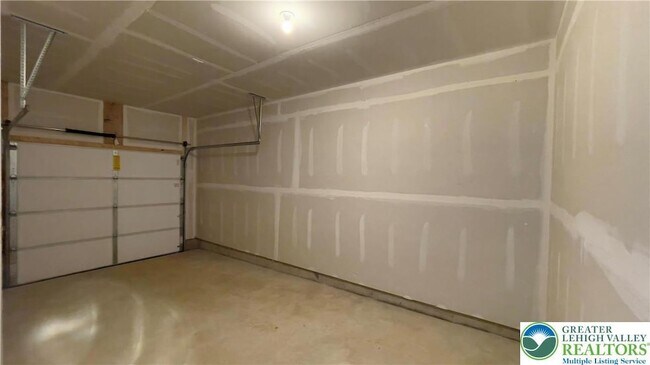 Building Photo - 1137 Martin Rd