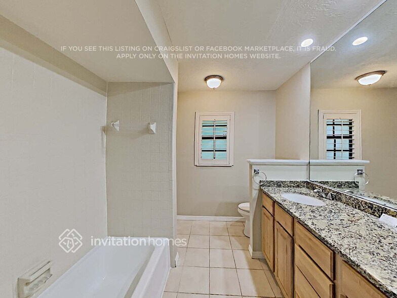 Building Photo - 622 S Sweetwater Blvd