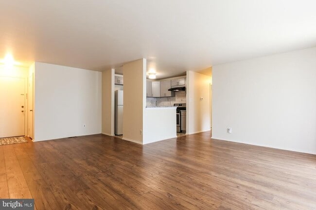 Building Photo - 1107 Woodhollow Dr