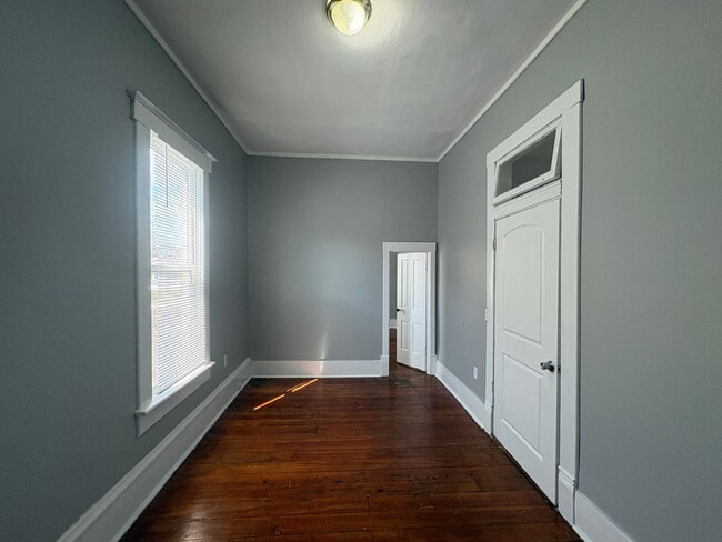 Building Photo - Charming & Spacious 2-Bedroom Home with Private Backyard and Garage Parking