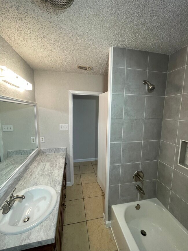 Building Photo - 7036 Crosstimbers Ln