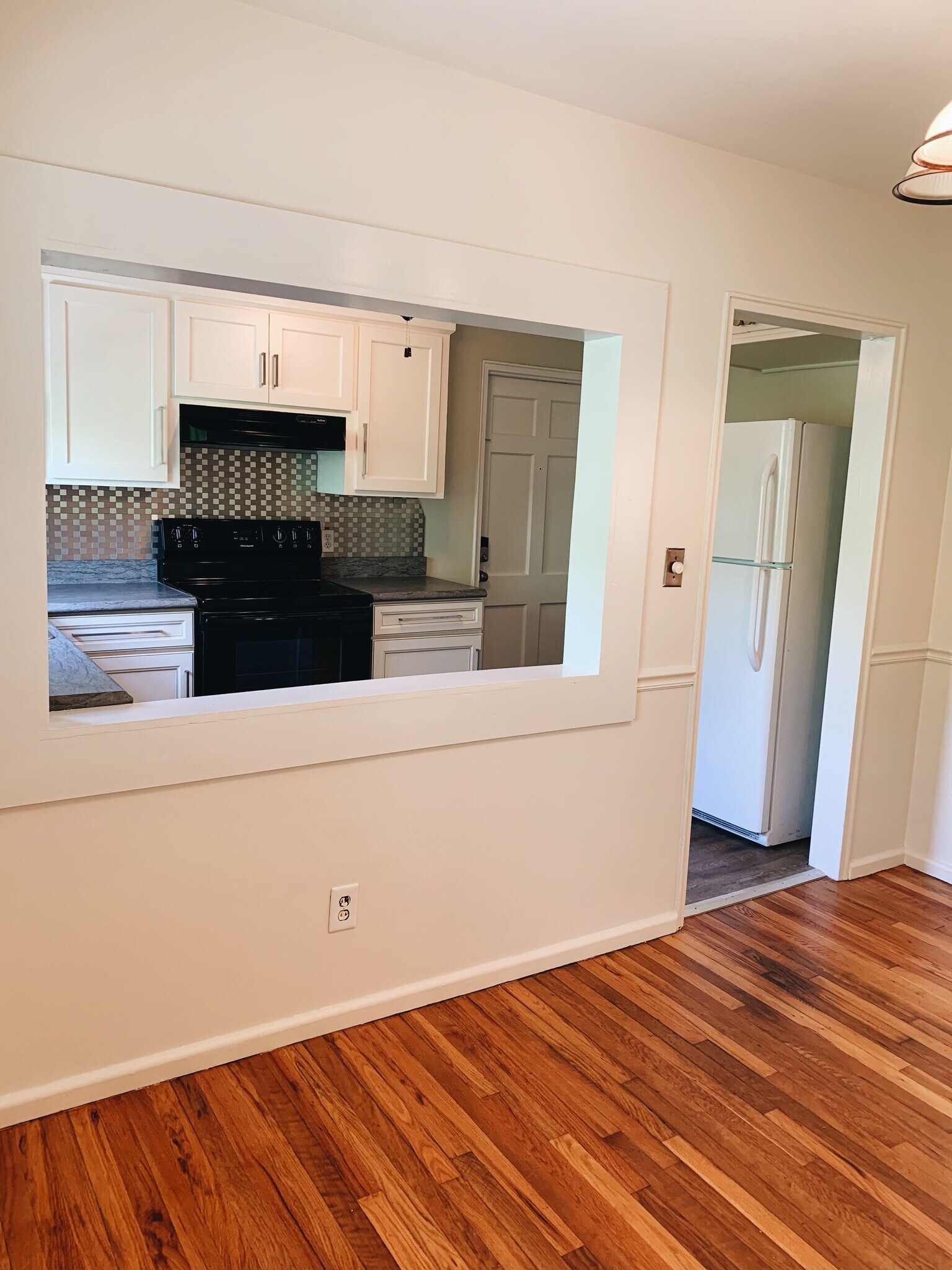 Building Photo - 501 Milledge Rd