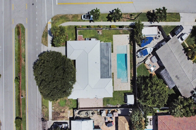 Building Photo - 800 SW 12th Ave
