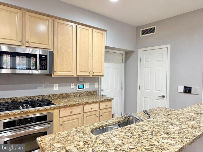 Building Photo - 2396 Brookmoor Ln