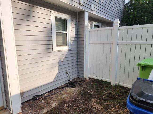 Building Photo - Townhome in Midtown Raleigh