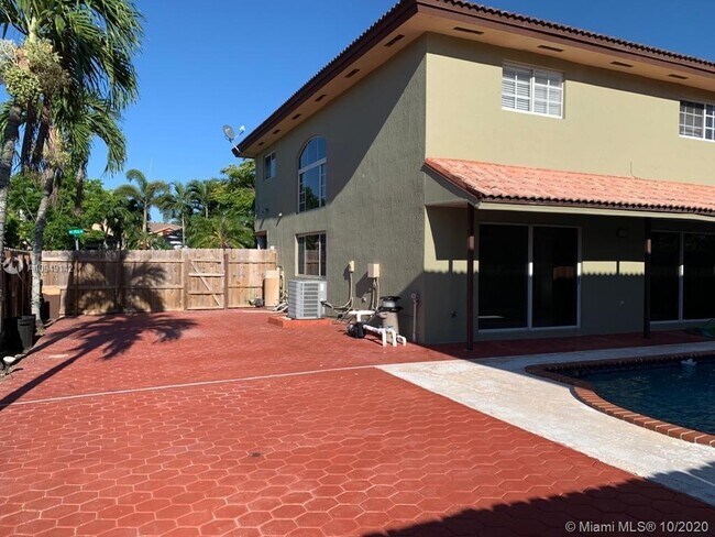 Building Photo - 3400 SW 153rd Ave