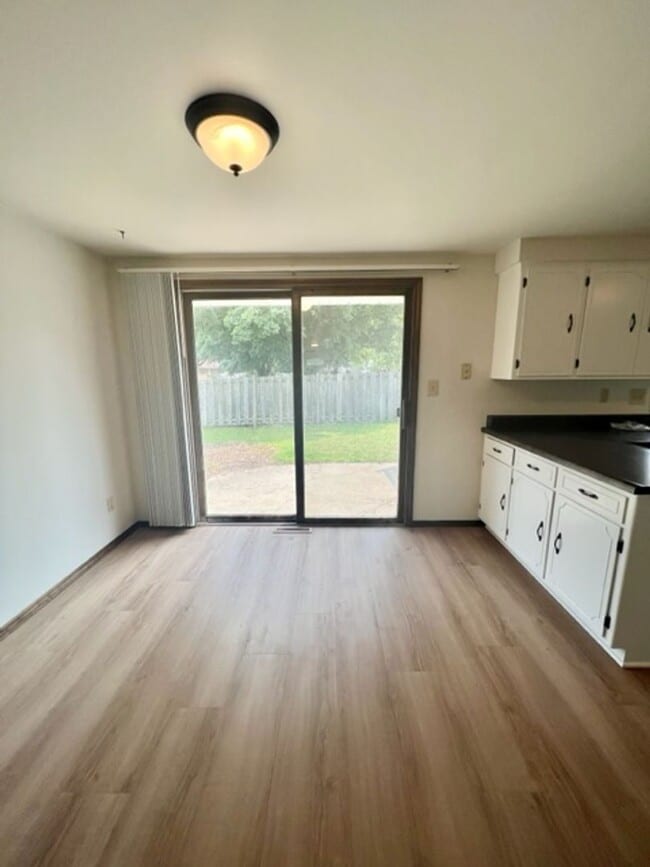 Building Photo - 2489 Trojan Dr