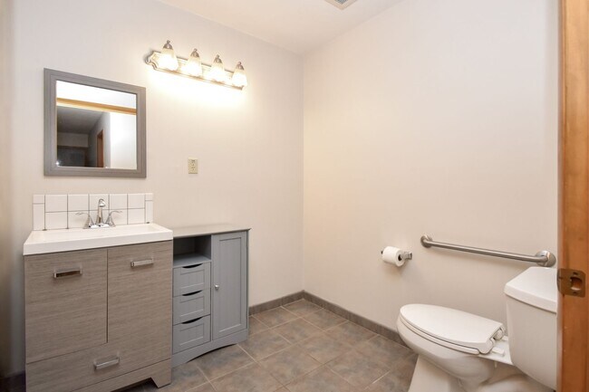 Building Photo - 3658 NW 40th Pl
