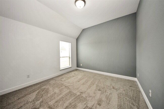 Building Photo - 2130 Coyote Run Dr