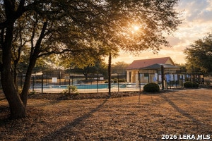 Building Photo - 10354 Oakwood Crest