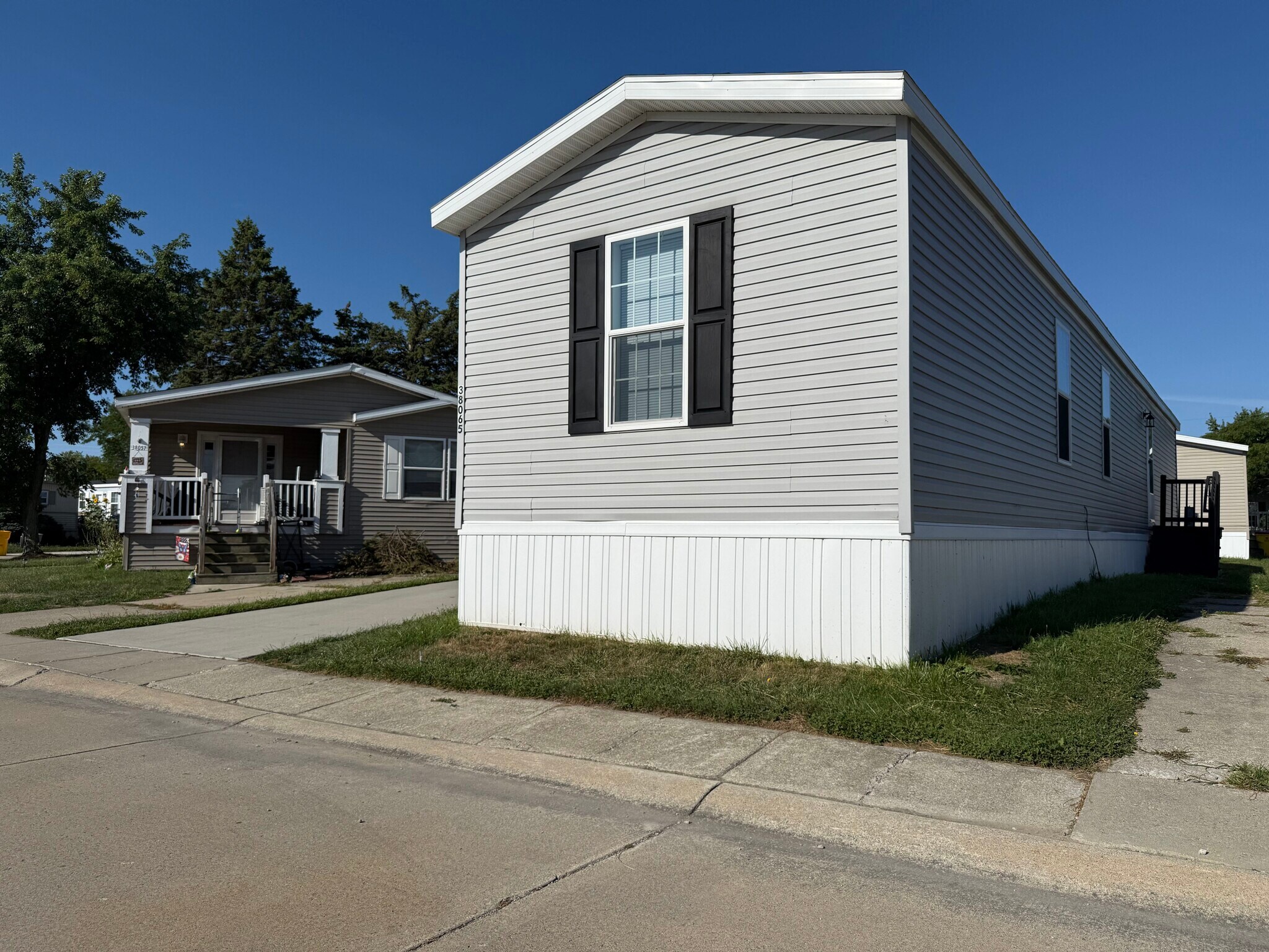 Building Photo - 38065 Marlene Dr