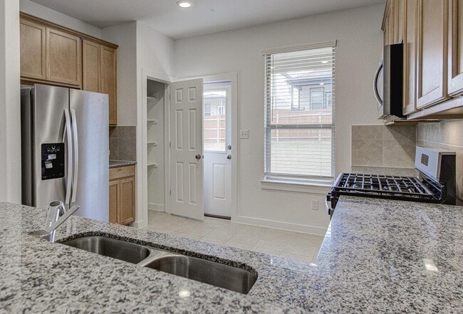 Building Photo - 424 Bristlecone Bend