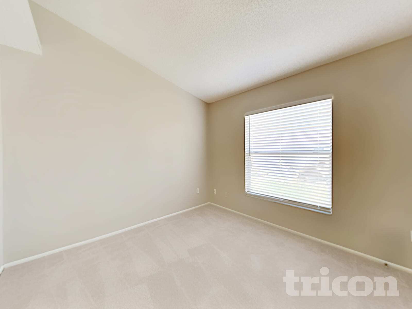 Building Photo - 7227 Edgewater Shores Ct