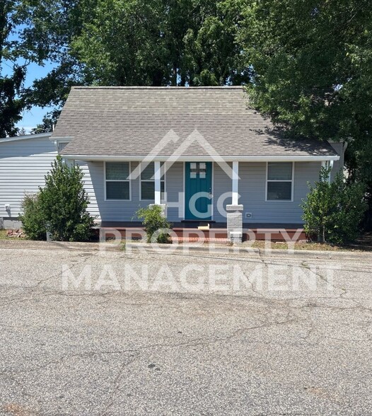 Primary Photo - 104 E Adams St