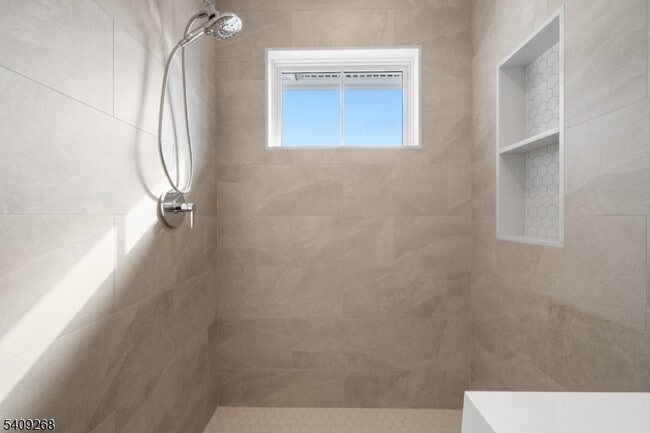 Building Photo - 96 Watchung Ave