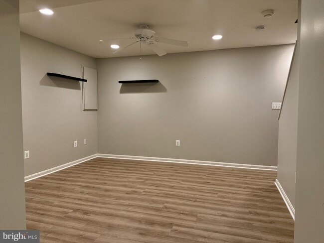 Building Photo - 25558 Dabner Dr