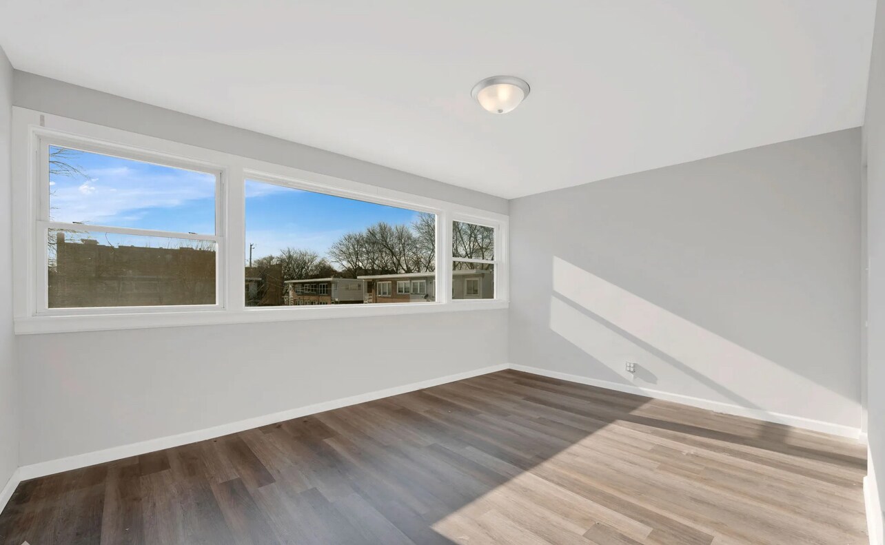 Building Photo - 50 E 37th St