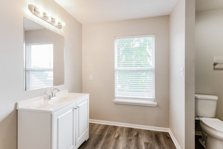 Building Photo - 56 Knoll Ln